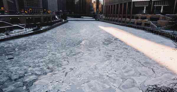 制作熊出没光头强的家